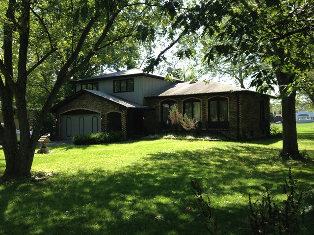 2037 E Oak St, Crete, IL 60417 photo 1