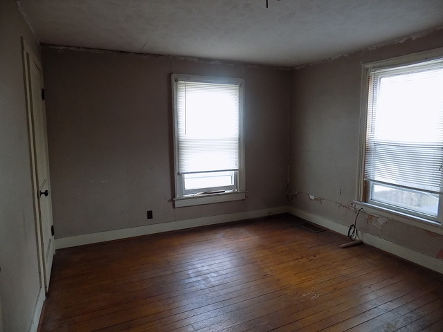 307 E Superior St, Ottawa, IL 61350 photo 9