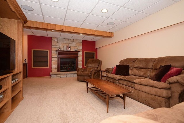 609 Keller St, Plano, IL 60545 photo 6