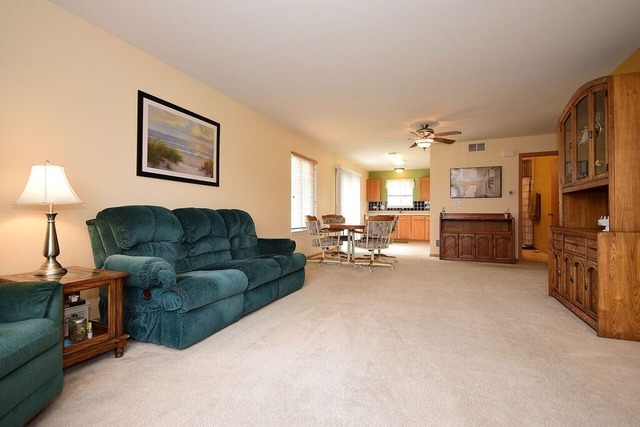 609 Keller St, Plano, IL 60545 photo 9