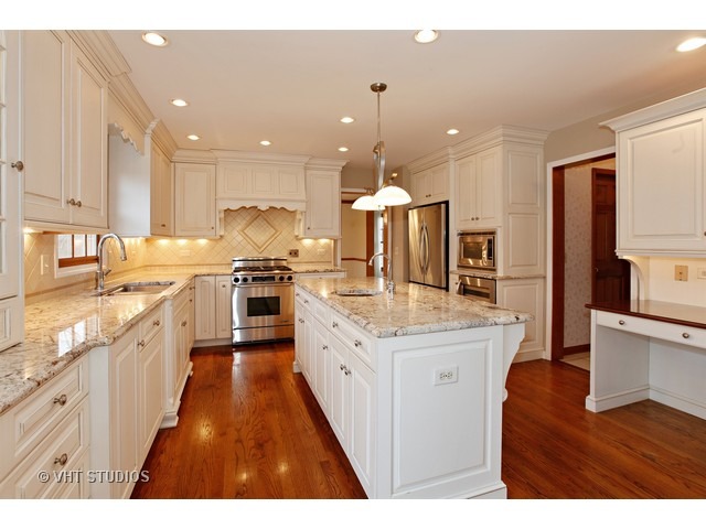 803 Rock Spring Rd, Naperville, IL 60565 photo 3