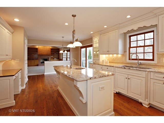 803 Rock Spring Rd, Naperville, IL 60565 photo 4