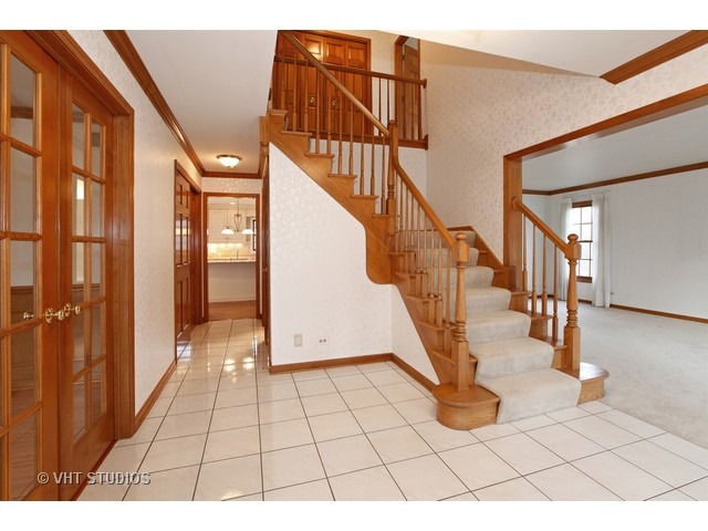 803 Rock Spring Rd, Naperville, IL 60565 photo 2