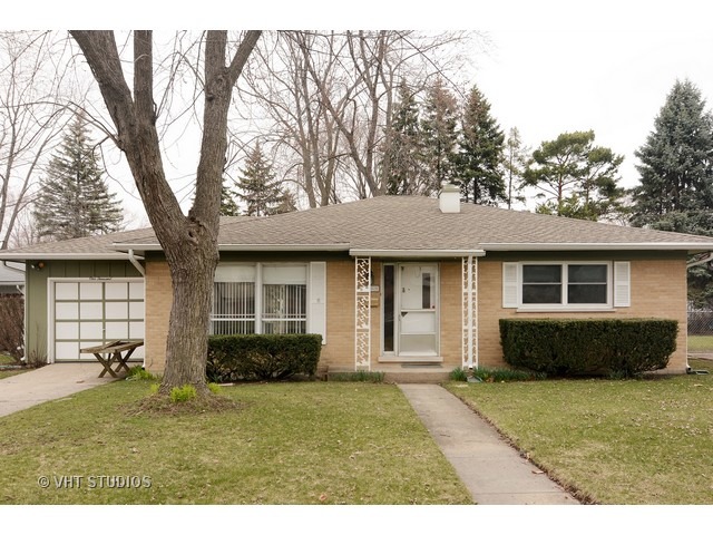 1000 Beverly Dr, Wheeling, IL 60090 photo 1