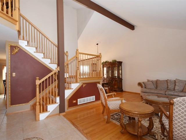 4702 Swan Ct, Plainfield, IL 60586 photo 2