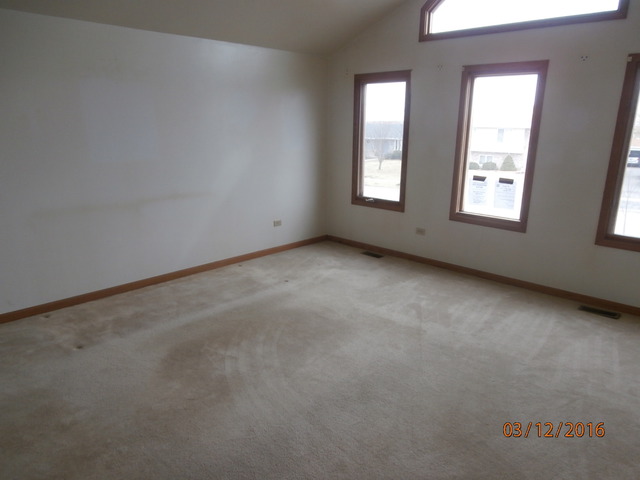 2005 Mystic Dr, Plainfield, IL 60586 photo 3