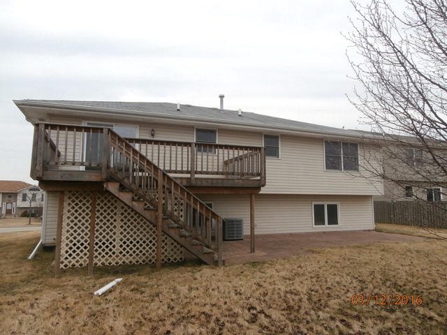 2005 Mystic Dr, Plainfield, IL 60586 photo 2
