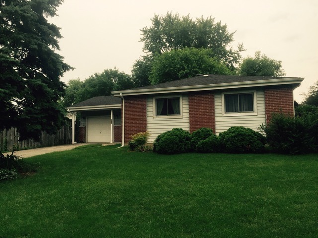 599 Milton Ln, Hoffman Estates, IL 60169 photo 2