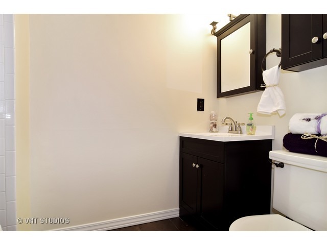 655 Hillcrest Blvd, Hoffman Estates, IL 60169 photo 9