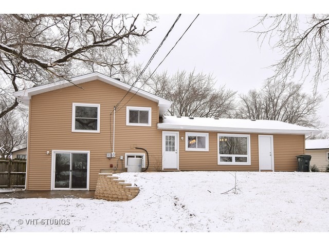 655 Hillcrest Blvd, Hoffman Estates, IL 60169 photo 11