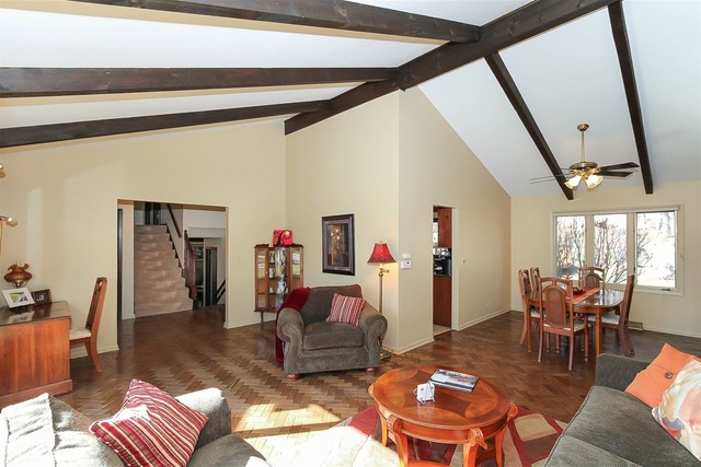 158 Williamsburg Dr, Bartlett, IL 60103 photo 6