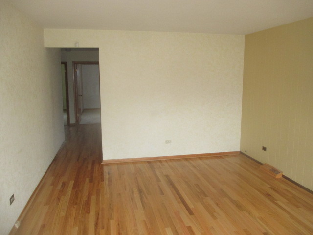 7738 State Rd, Burbank, IL 60459 photo 4