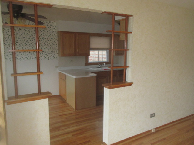 7738 State Rd, Burbank, IL 60459 photo 3
