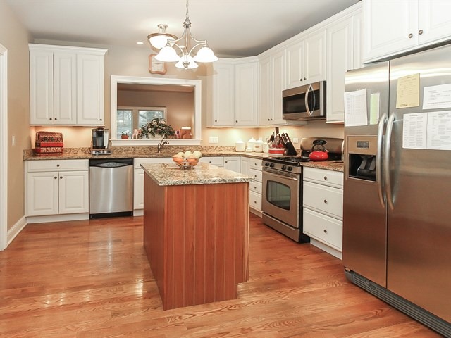 1202 Cedar Ave, Elgin, IL 60120 photo 9
