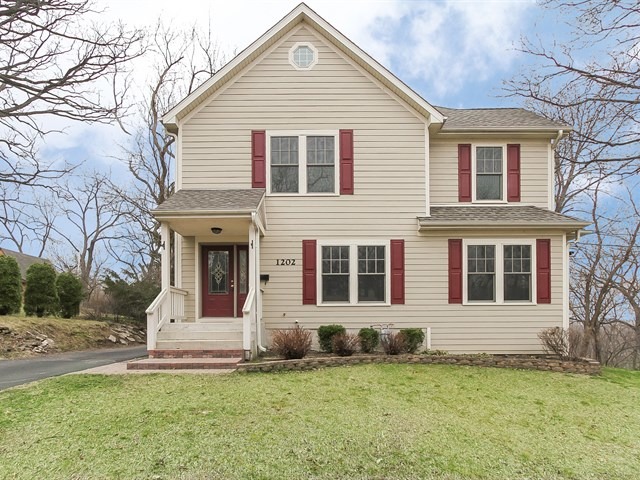 1202 Cedar Ave, Elgin, IL 60120 photo 1