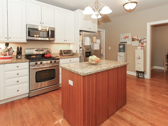 1202 Cedar Ave, Elgin, IL 60120 photo 8
