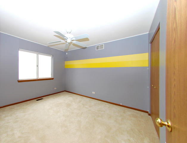 48 Rustic Ln, Round Lake Beach, IL 60073 photo 13