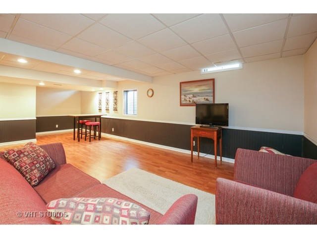 1335 Hunter Dr, Bartlett, IL 60103 photo 21
