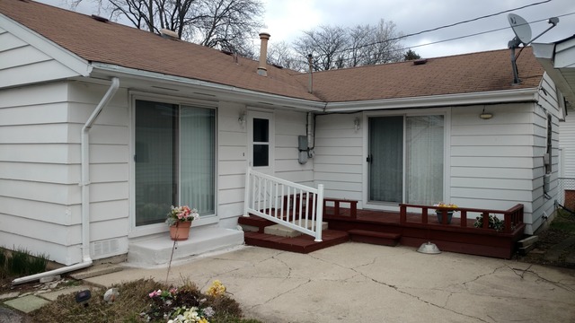 1093 Valley Stream Dr, Wheeling, IL 60090 photo 2