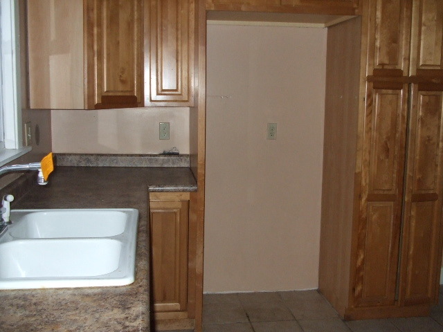 390 W Stone St, Kankakee, IL 60901 photo 12
