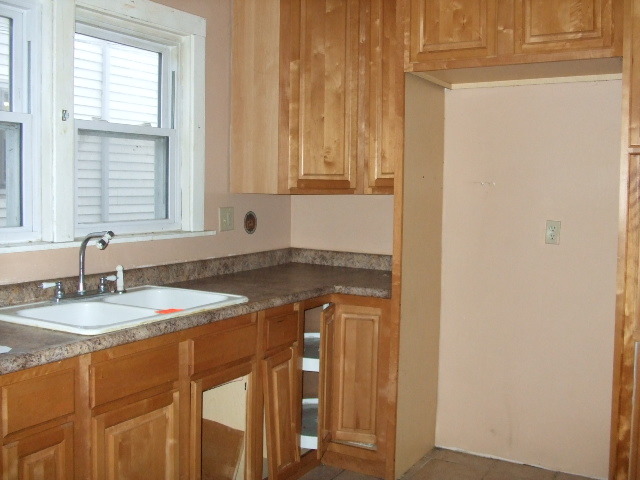 390 W Stone St, Kankakee, IL 60901 photo 8