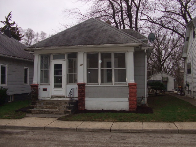 390 W Stone St, Kankakee, IL 60901 photo 11