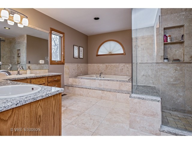 7 Liberty Ct, Cary, IL 60013 photo 10