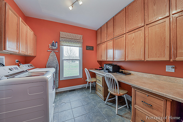 2444 Avalon Ct, Aurora, IL 60503 photo 9