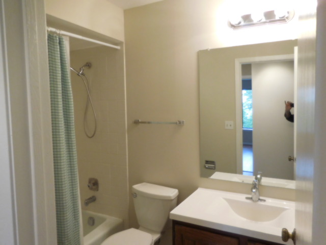 711 S River Rd #407, Des Plaines, IL 60016 photo 8