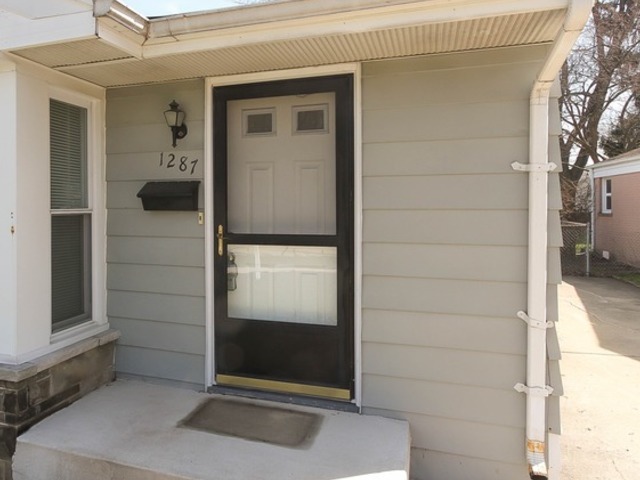 1287 Wayne Dr, Des Plaines, IL 60018 photo 2