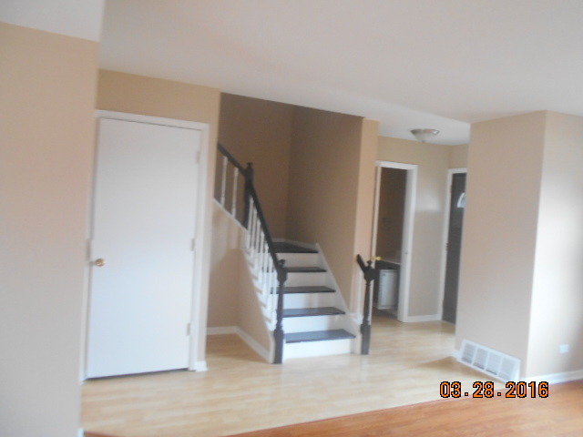 1712 Lakeview Dr, Wheeling, IL 60090 photo 8
