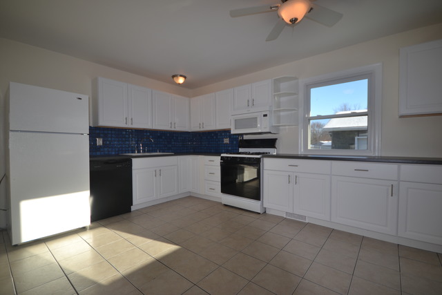 908 Oeffling Dr, Mchenry, IL 60051 photo 9