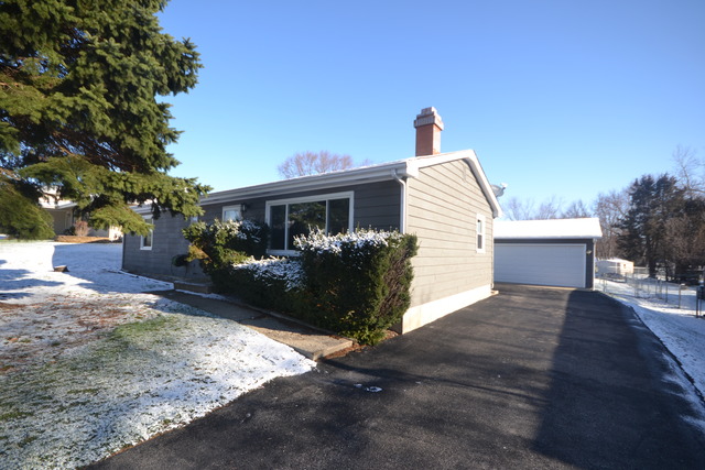 908 Oeffling Dr, Mchenry, IL 60051 photo 3