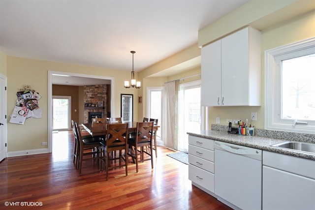 255 Bristol Ct, Deerfield, IL 60015 photo 6