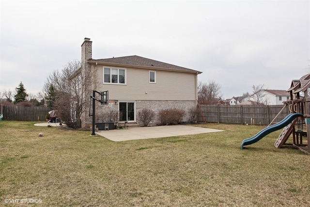 255 Bristol Ct, Deerfield, IL 60015 photo 25