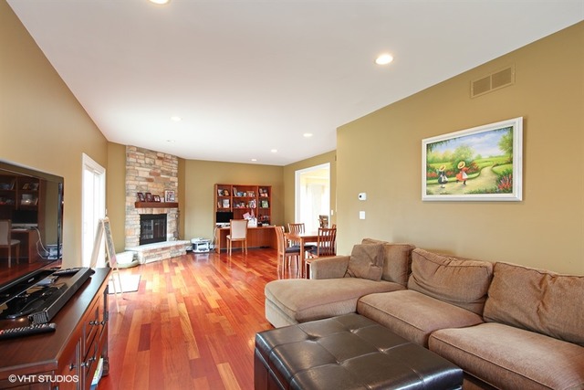 255 Bristol Ct, Deerfield, IL 60015 photo 4
