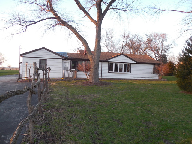 1619 W 2000 S Rd, Kankakee, IL 60901 photo 1
