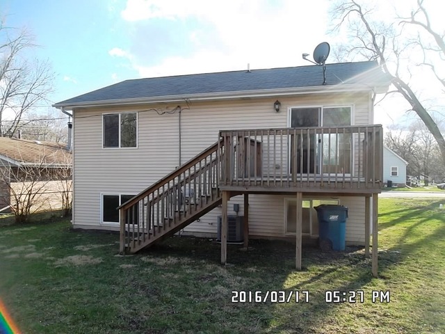 728 Moore St, Kankakee, IL 60901 photo 2