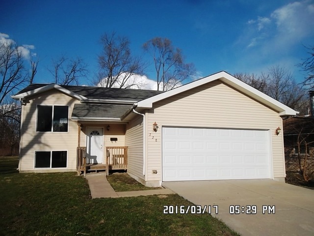 728 Moore St, Kankakee, IL 60901 photo 1