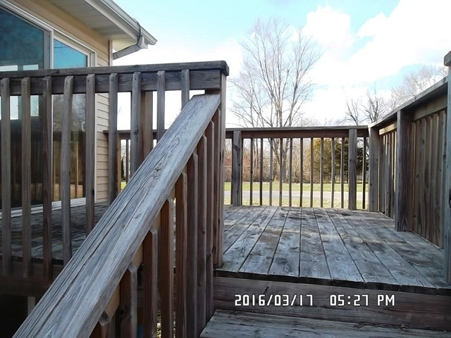 728 Moore St, Kankakee, IL 60901 photo 3