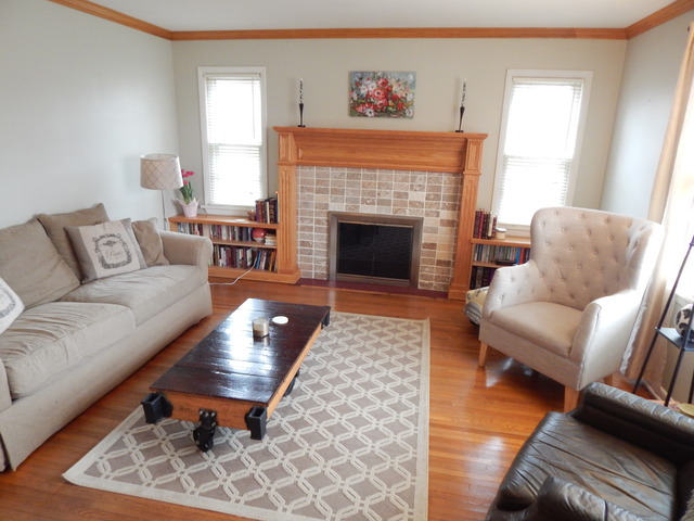 321 S Hubbard St, Algonquin, IL 60102 photo 2