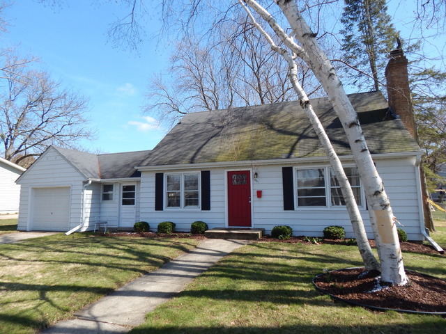 321 S Hubbard St, Algonquin, IL 60102 photo 1