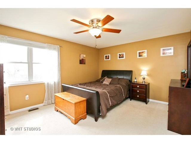 5921 Eaglewood Trl, Mchenry, IL 60050 photo 8