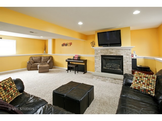 5921 Eaglewood Trl, Mchenry, IL 60050 photo 13