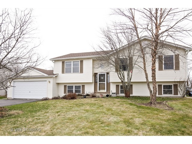 5921 Eaglewood Trl, Mchenry, IL 60050 photo 1