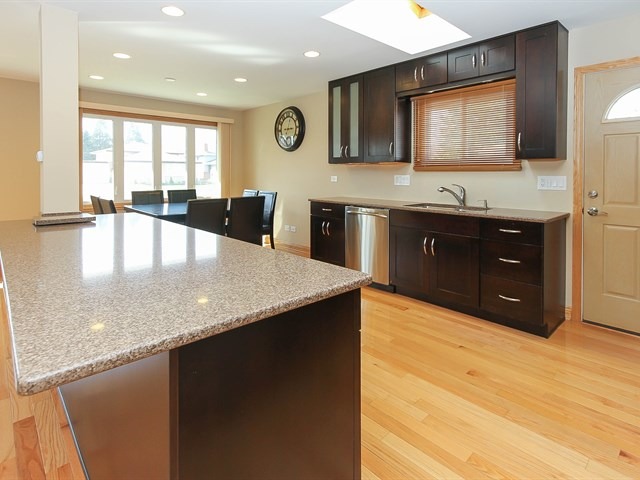 543 La Salle St, Des Plaines, IL 60016 photo 6