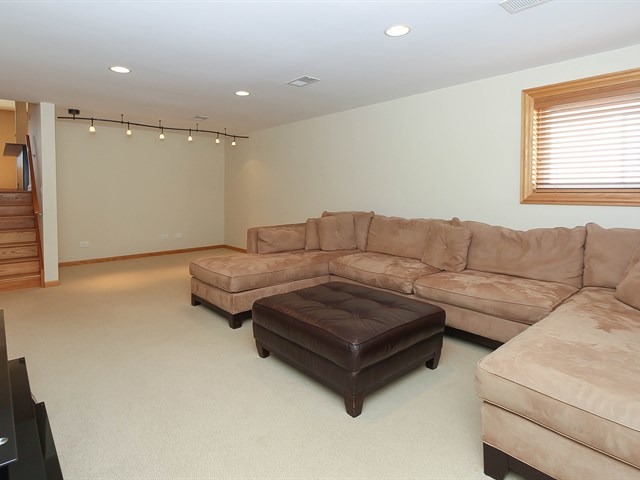 543 La Salle St, Des Plaines, IL 60016 photo 11