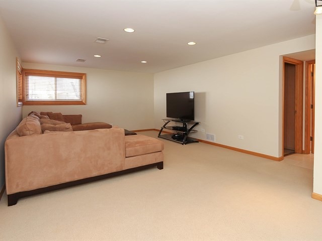 543 La Salle St, Des Plaines, IL 60016 photo 12