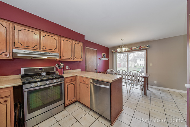 1889 Robert St, Aurora, IL 60506 photo 9