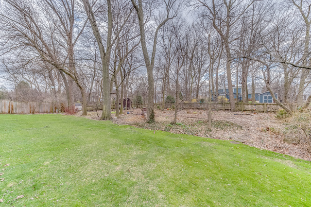 1110 Shady Ln, Wheaton, IL 60187 photo 25